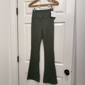 NWT Beyond Yoga high waist flair pant